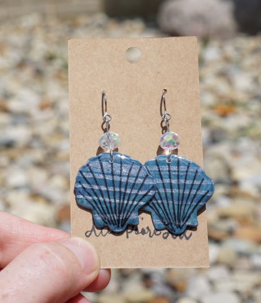 Scallop Shell with Faceted Glass Bead - Stainless Steel Hooks