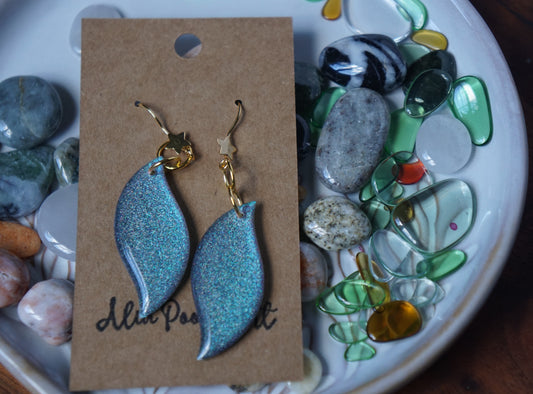 'Ocean Horizon' Dangle with Gold Star Hooks - Plated Stainless Steel